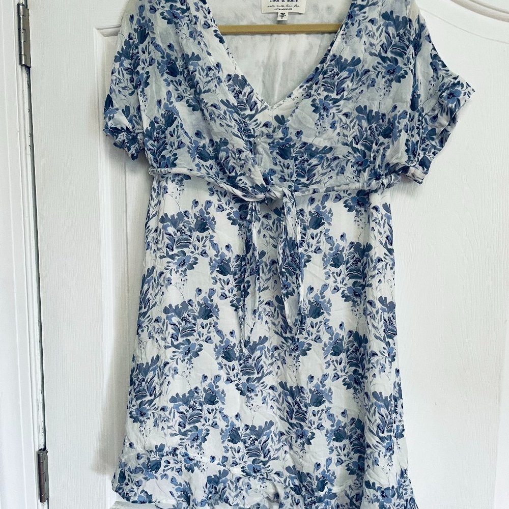 Anthropologie Cloth & Stone Vivian Tie front blue floral dress - Picture 2 of 4